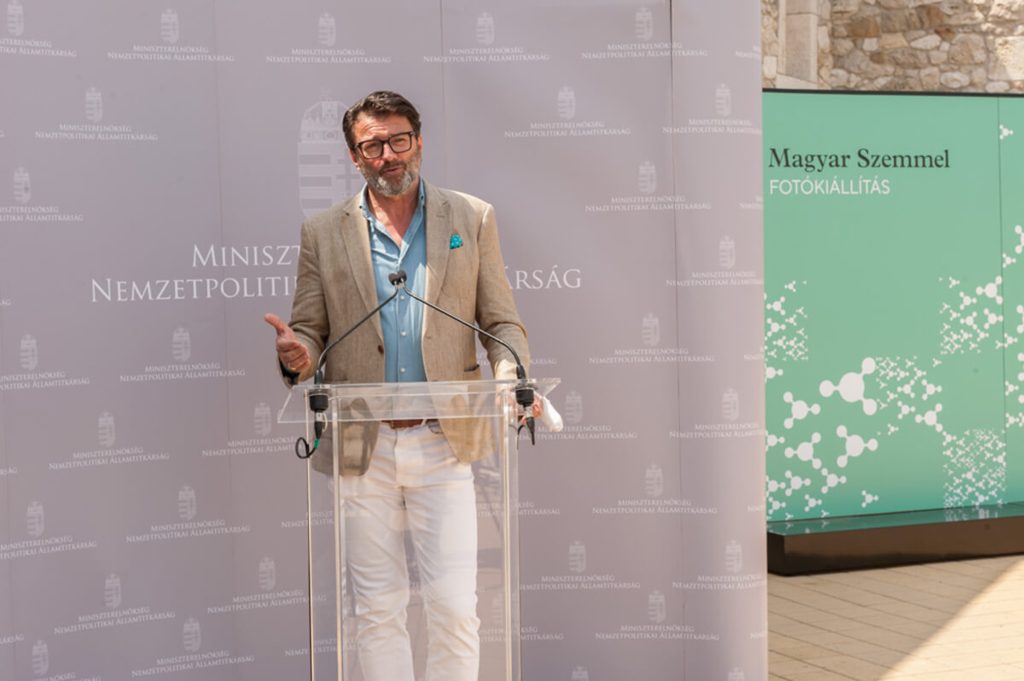 A zsűri elnöke, Emmer László fotográfus